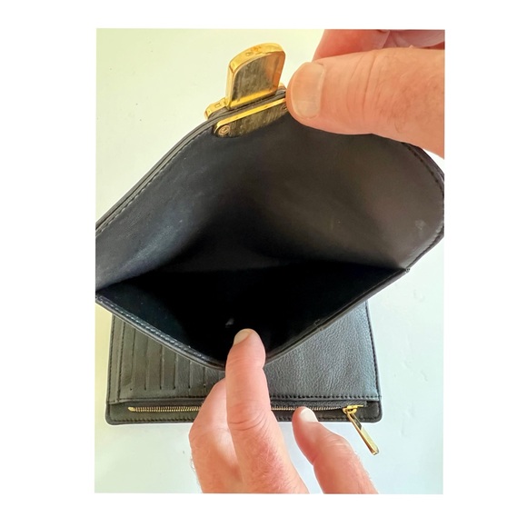 Louis Vuitton Mahina Amelia Leather Wallet - Picture 10 of 16